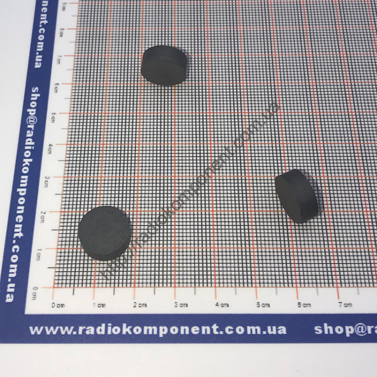 Магніт феритовий круглий 13х5 мм.